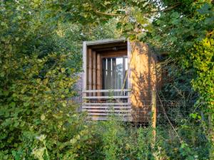 Afbeelding uit fotogalerij van Cottage in Tournai with Forest View in Antoing +31 foto's