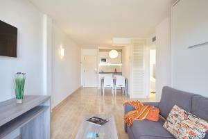 Kuchnia lub aneks kuchenny w obiekcie Apartamentos Mar i Vent