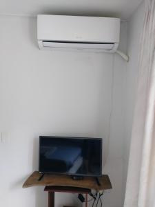 TV a/nebo společenská místnost v ubytování Min and Jeong House