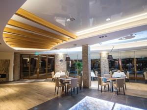 
Restauracja lub miejsce do jedzenia w obiekcie Hotel Molo Resort
