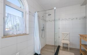 Koupelna v ubytování Holiday Home Barusici With Sea View 09