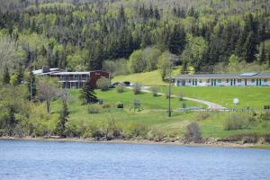 Gallery image of Duck Cove Inn in Margaree Harbour