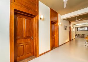 Kuchyň nebo kuchyňský kout v ubytování Raj Residencies