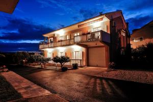 Galeriebild der Unterkunft Apartments Anđelka in Bibinje + 58 Fotos