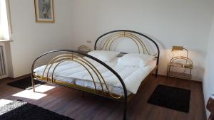 Postel nebo postele na pokoji v ubytování Ferienwohnung & Gästezimmer Rixner