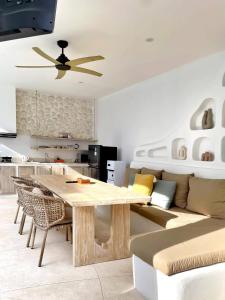 Χώρος καθιστικού στο VON Hideaway Villa by Maheswara