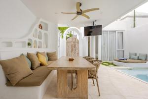 Χώρος καθιστικού στο VON Hideaway Villa by Maheswara