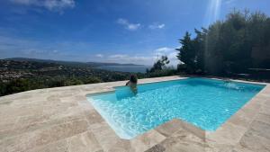 Villa Cacharelle Vue Mer Piscine内部或周边的泳池
