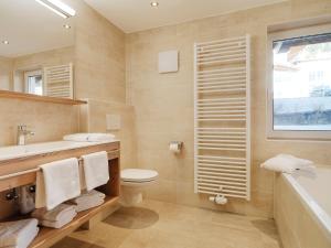 A bathroom at Hotel Venetblick