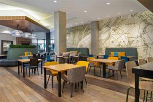 Posezení v ubytování Home2 Suites by Hilton Philadelphia Convention Center