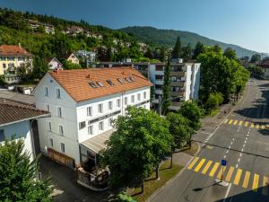 Nespecifikovaný výhled na hory nebo výhled na hory při pohledu z hotelu