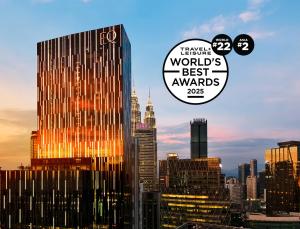 吉隆坡EQ Kuala Lumpur的摩天大楼林立的城市天际线景观