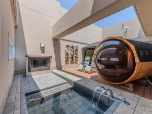 Bazén v ubytování HOTEL felice Osaka -伊丹空港- nebo v jeho okolí