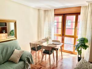 Гостиная зона в Cimadevilla 16