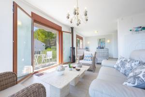 Khu vực ghế ngồi tại Villa Lia - PlusHolidays