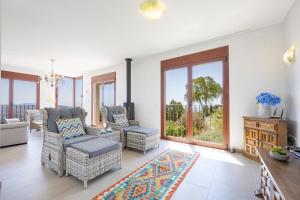 Khu vực ghế ngồi tại Villa Lia - PlusHolidays