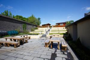 Imagen de la galería de Giltraps Townhouse & Glamping, en Kinnitty