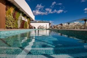 Бассейн в Óbal Hotel Marbella или поблизости