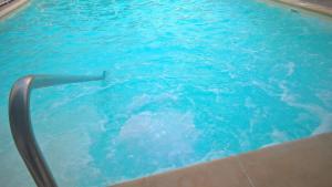 Bazén v ubytování Hotel Terme Belvedere nebo v jeho okolí