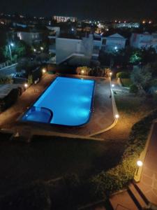 Hồ bơi trong/gần Gerakini 2BR Apt with Shared Pool