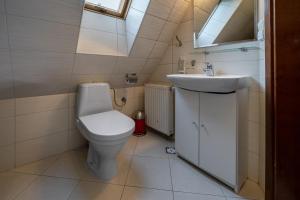 Ένα μπάνιο στο RentPlanet - Apartamenty Stroma +25 φωτογραφίες