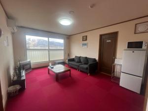 Η κουζίνα ή μικρή κουζίνα στο Furano House, 6 Bedrooms, Max 16PP - Near JR, Group Travel, Onsite Parking