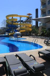 Bazén v ubytování Elegance Resort Hotel & SPA Wellness-Aqua nebo v jeho okolí