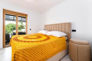 Fotografie z fotogalerie ubytování Apartment with heated pool, whirpool, view, near beach - by TRAVELER tourist agency Krk - ID 2683 v destinaci Novi Vinodolski