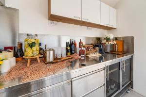 Fotografie z fotogalerie ubytování Apartment with heated pool, whirpool, view, near beach - by TRAVELER tourist agency Krk - ID 2683 v destinaci Novi Vinodolski