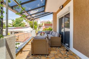 Fotografie z fotogalerie ubytování Apartment with heated pool, whirpool, view, near beach - by TRAVELER tourist agency Krk - ID 2683 v destinaci Novi Vinodolski
