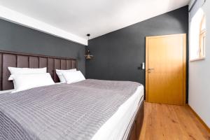Fotografie z fotogalerie ubytování Apartment with heated pool, whirpool, view, near beach - by TRAVELER tourist agency Krk - ID 2683 v destinaci Novi Vinodolski