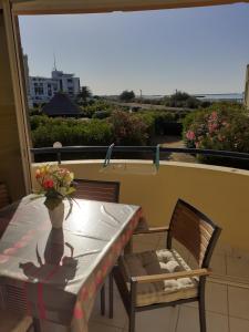 Balkón alebo terasa v ubytovaní SAVANNA BEACH I Joli T2 avec vue mer piscine Cap d'Agde