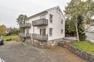 Το κτήριο όπου στεγάζεται  το διαμέρισμα