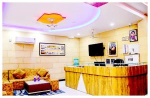 Televisor o centre d'entreteniment de Hotel Zam Zam And Restaurant Budget Hotel in Jaisalmer
