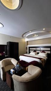Posezení v ubytování Al Majaridah Hotel