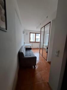 Posteľ alebo postele v izbe v ubytovaní Apartamenty Karmelicka Deluxe Old Town WAWELOFTS