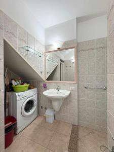 A bathroom at Residenza Garibaldi