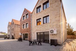 Tòa nhà nơi căn hộ tọa lạc +3 ảnh