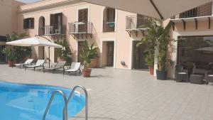 Bazén v ubytování Moresco Resort nebo v jeho okolí