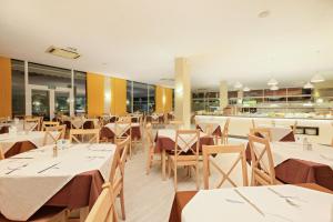 Restaurace v ubytování azuLine Hotel Pacific