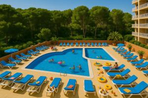 Bazén v ubytování A ESTRENAR PRECIOSOS APARTAMENTOS APARTHOTEL INTER2, NEW APARTMENTS lN APARTHOTEL 12 months open! self check in! RESERVA Garaje! nebo v jeho okolí