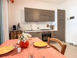 Kuchyňa alebo kuchynka v ubytovaní Holiday Home Villa Jose - PGI212 by Interhome
