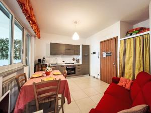 Kuchyňa alebo kuchynka v ubytovaní Holiday Home Villa Jose - PGI212 by Interhome