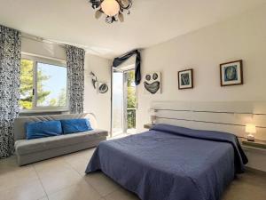 Posteľ alebo postele v izbe v ubytovaní Holiday Home Villa Jose - PGI212 by Interhome