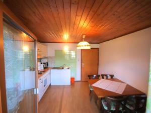 Kuchyňa alebo kuchynka v ubytovaní Apartment Jägerhof-2 by Interhome + 25 fotografií