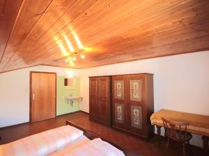 Posteľ alebo postele v izbe v ubytovaní Apartment Jägerhof-2 by Interhome