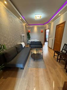 Posezení v ubytování Perfect Stay for Events 1BR and Sofa Bed near Expo 12