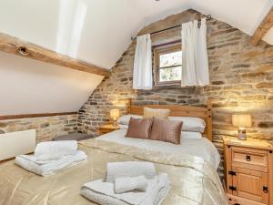 Postel nebo postele na pokoji v ubytování Tawny Owl Barn + 21 fotografií