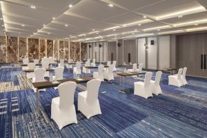 Le Meridien Ahmedabad的休息区