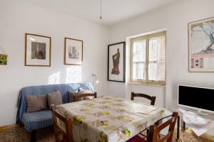 Ruang duduk di Palazzo Ferretti - Pietrasanta